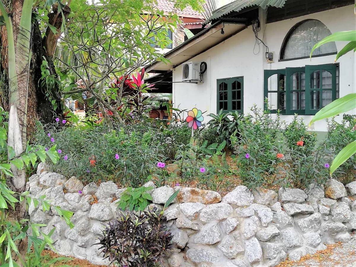Sabandy House B&B Padang Mat Sirat Eksteriør billede