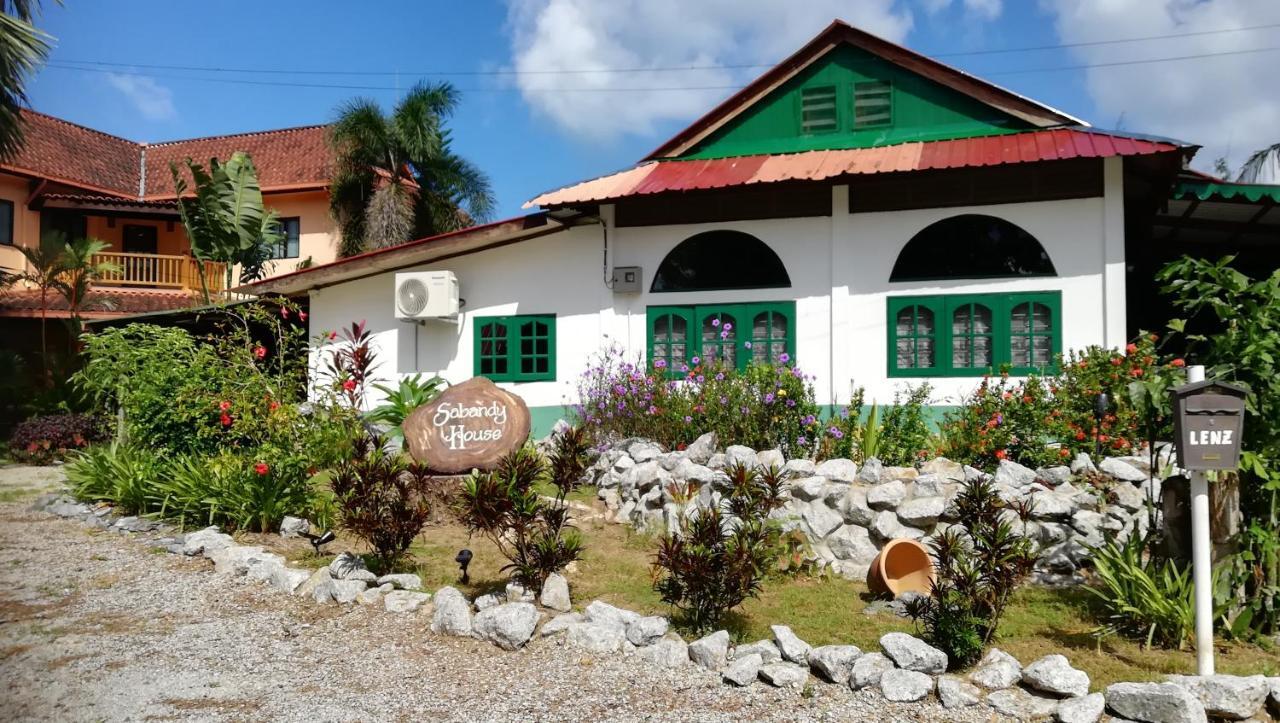 Sabandy House B&B Padang Mat Sirat Eksteriør billede